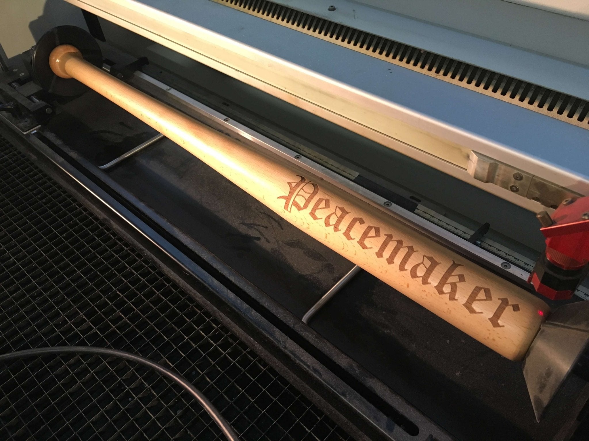 Baseballschläger aus Holz mit Wunschgravur - Laser Tattoo - exklusive Lasergravuren e.K.