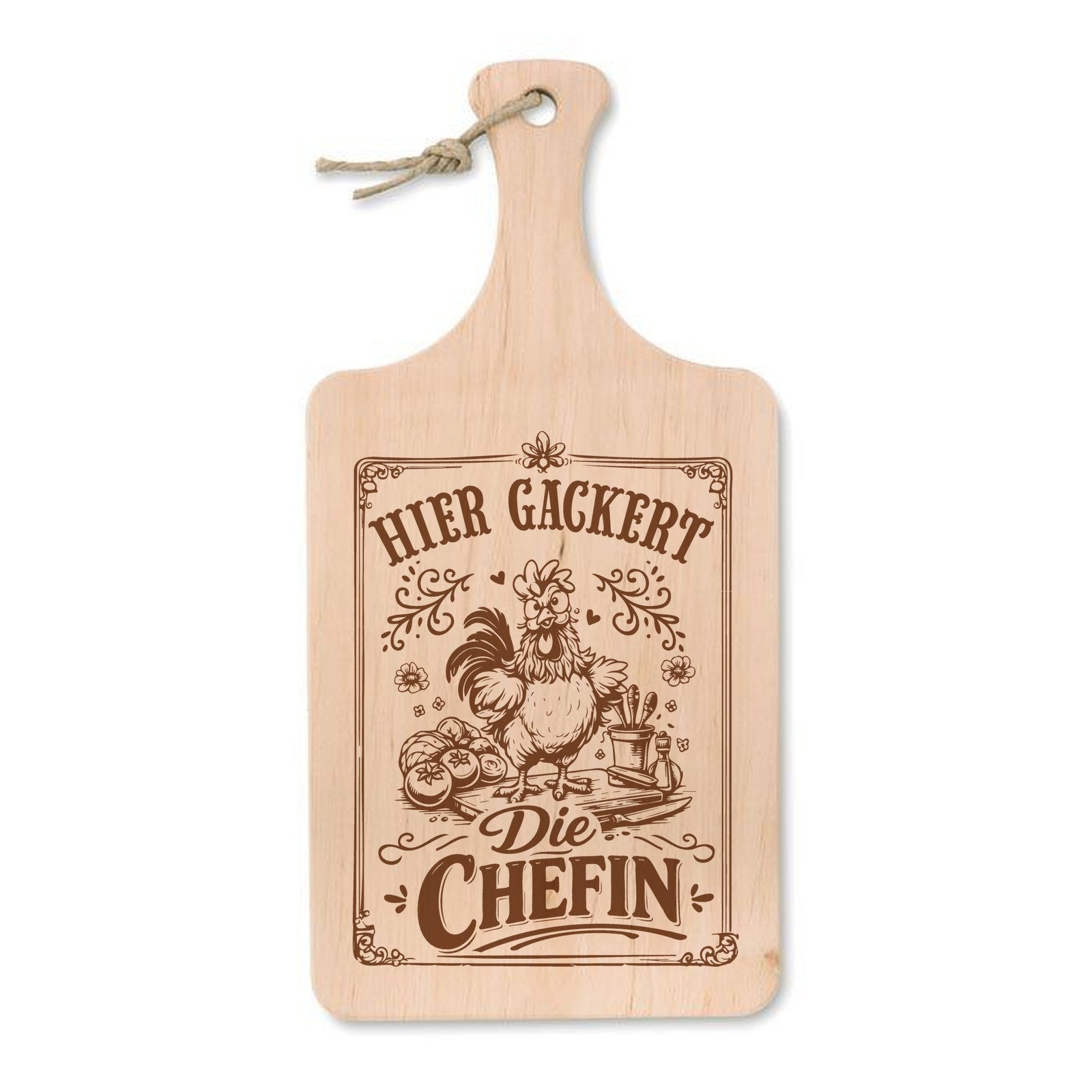 Schneidebrett aus Erle mit Lasergravur Hier gackert die Chefin – Henne zwischen Töpfen und Kochlöffeln, 37 × 18 cm